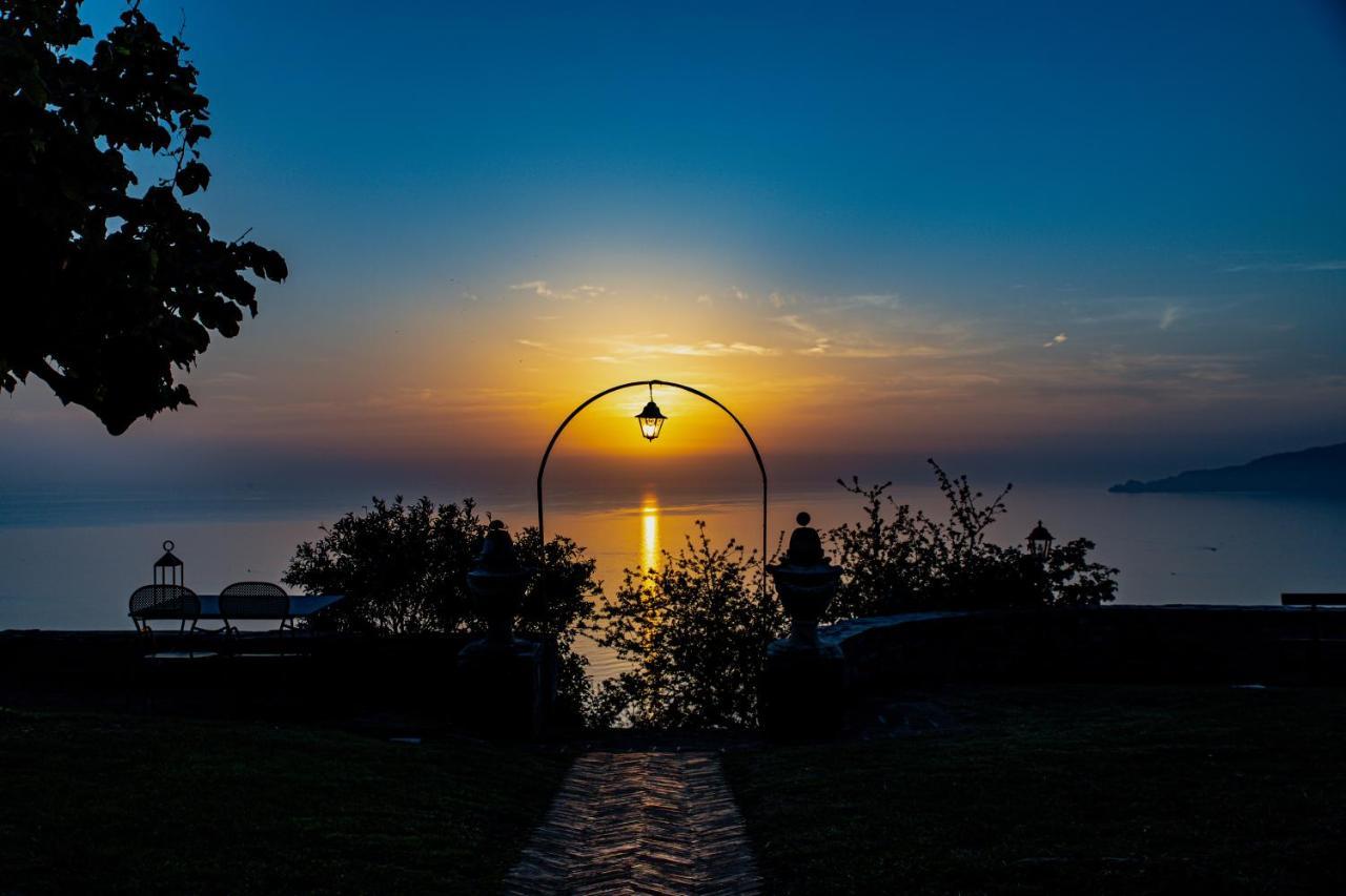 Olivenere Agriturismo ลาวาญา ภายนอก รูปภาพ